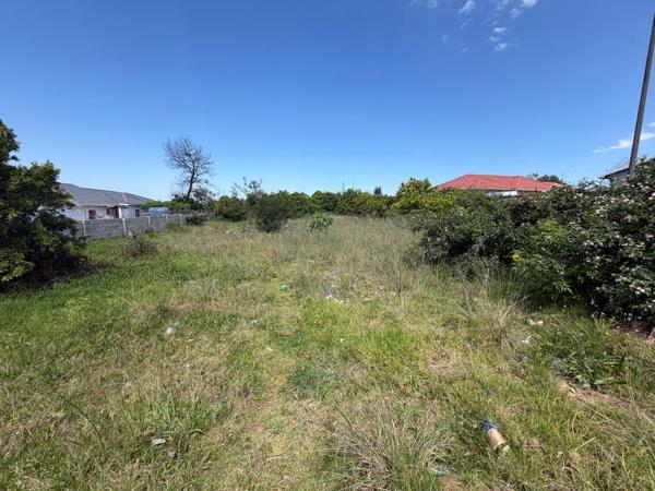 1 032 m² Land