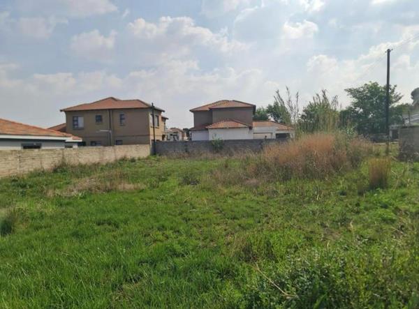 551 m² Land