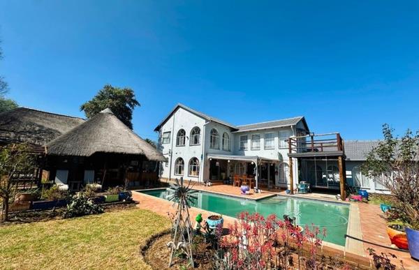 6 Bedroom House