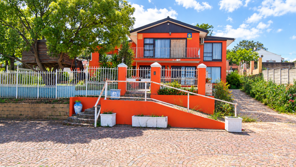 8 Bedroom House
