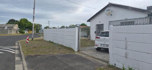 2 Bedroom House in Belthorne Estate