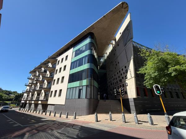 173.7 m² Commercial space