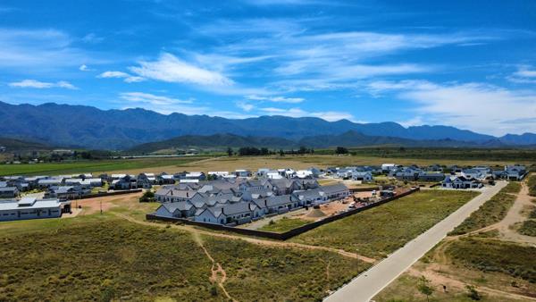 476 m² Land