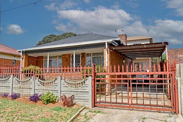 6 Bedroom House