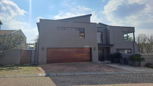 5 Bedroom House