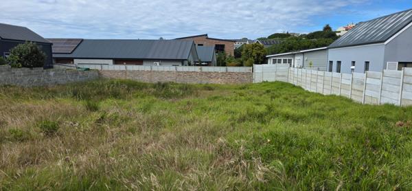 667 m² Land
