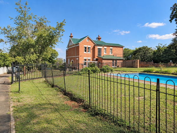 7 Bedroom House