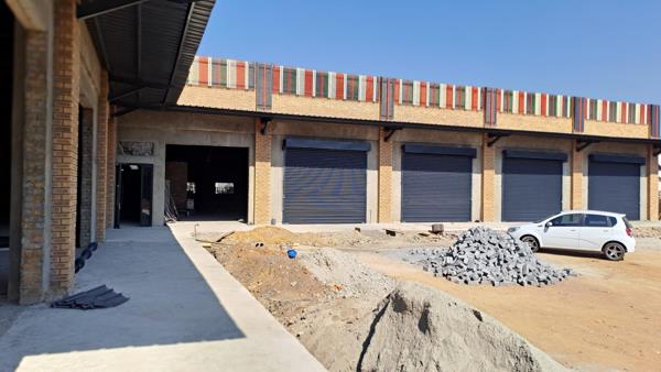 942 m² Retail Space