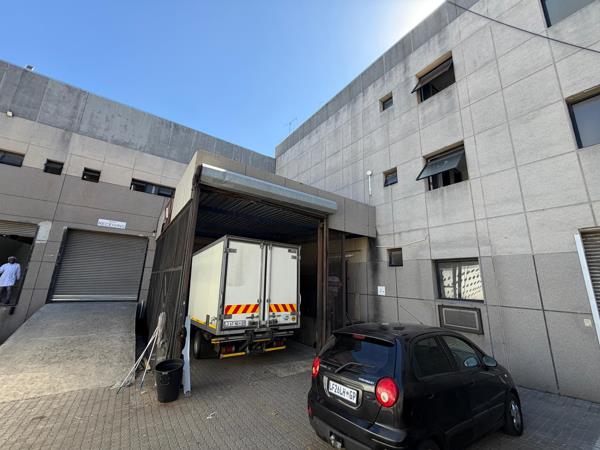 676 m² Industrial space