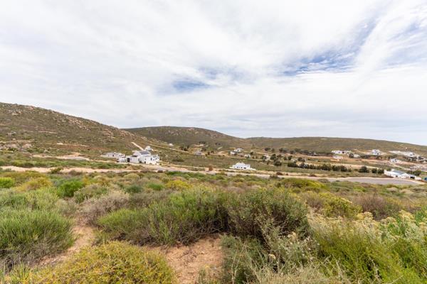 300 m² Land