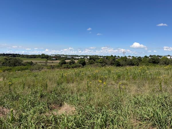 1 104 m² Land