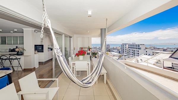 3 Bedroom Apartment in Sea Point