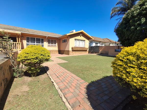 10 Bedroom House