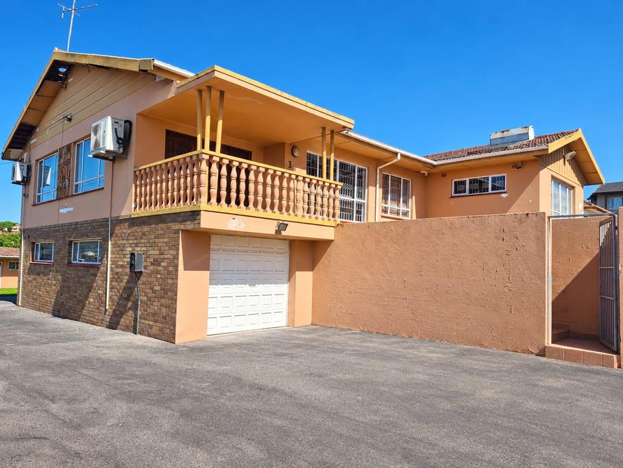 10 Bedroom House