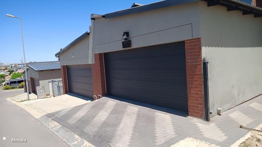 4 Bedroom Townhouse