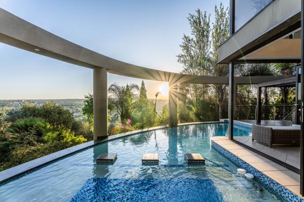 6 Bedroom House