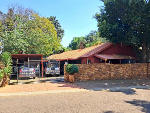 10 Bedroom House