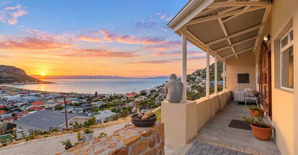 3 Bedroom House in Fish Hoek