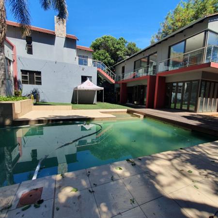 6 Bedroom House
