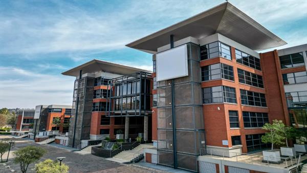 2 684 m² Commercial space