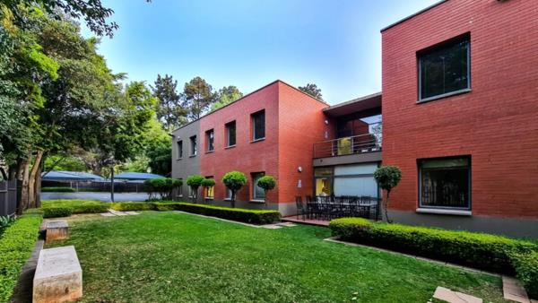 332 m² Commercial space