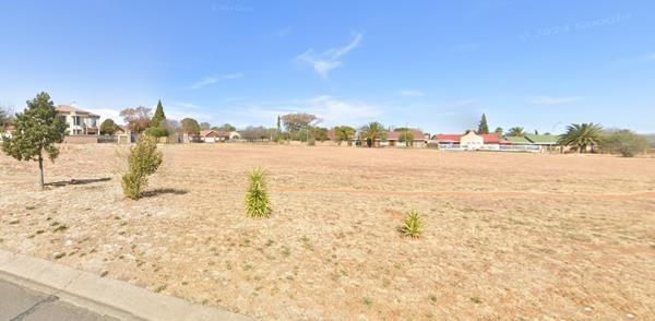 5 305 m² Land