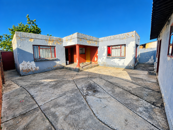 2 Bedroom House