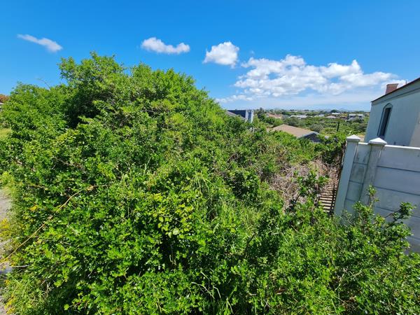 560 m² Land