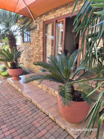 8 Bedroom Townhouse