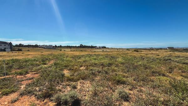1 300 m² Land