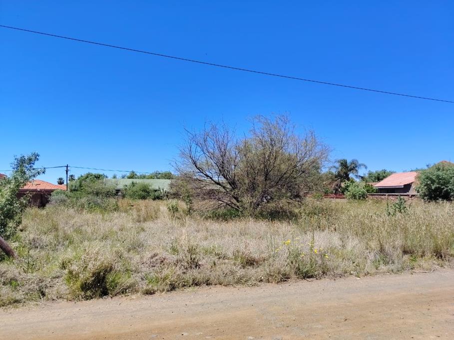 1 326 m² Land