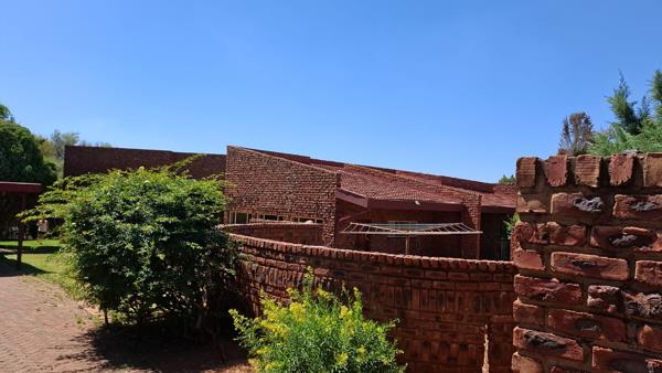 6 Bedroom House