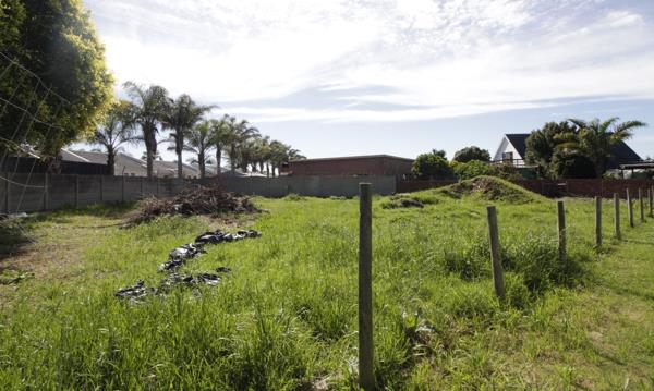 620 m² Land