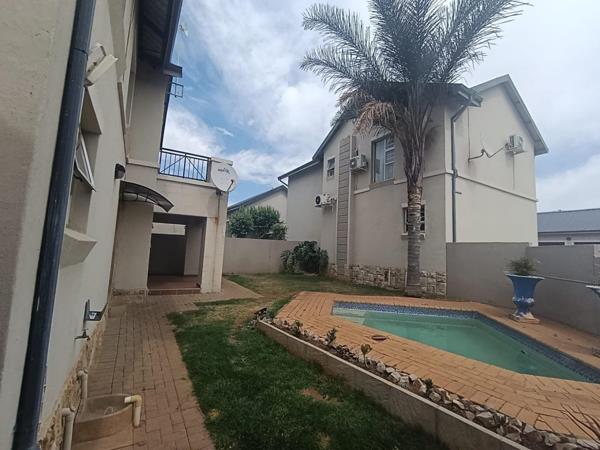 4 Bedroom Townhouse