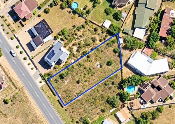 1 218 m² Land
