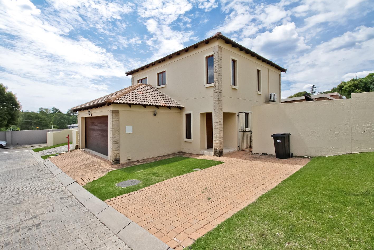 3 Bedroom Cluster to rent in Ferndale | RR4810443 | Private Property