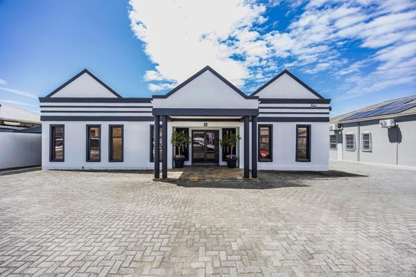 298 m² Office Space