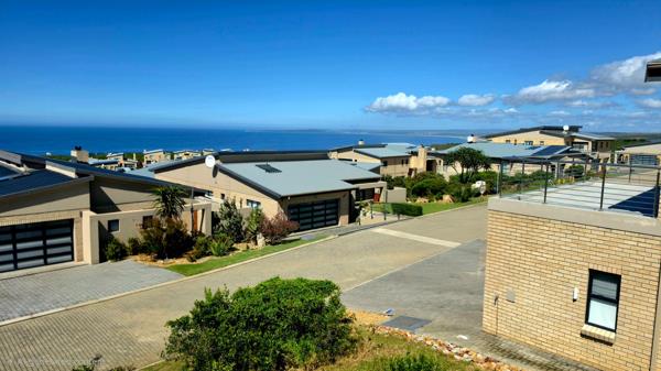 352 m² Land