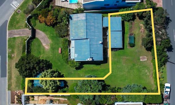 599 m² Land