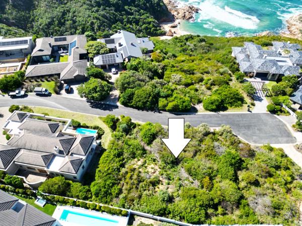 1 015 m² Land