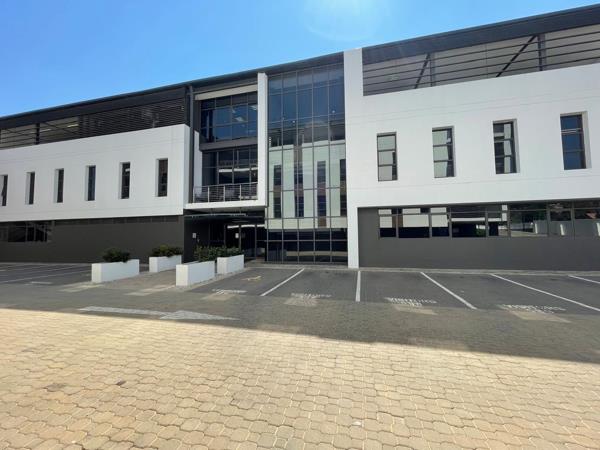 1 006 m² Commercial space