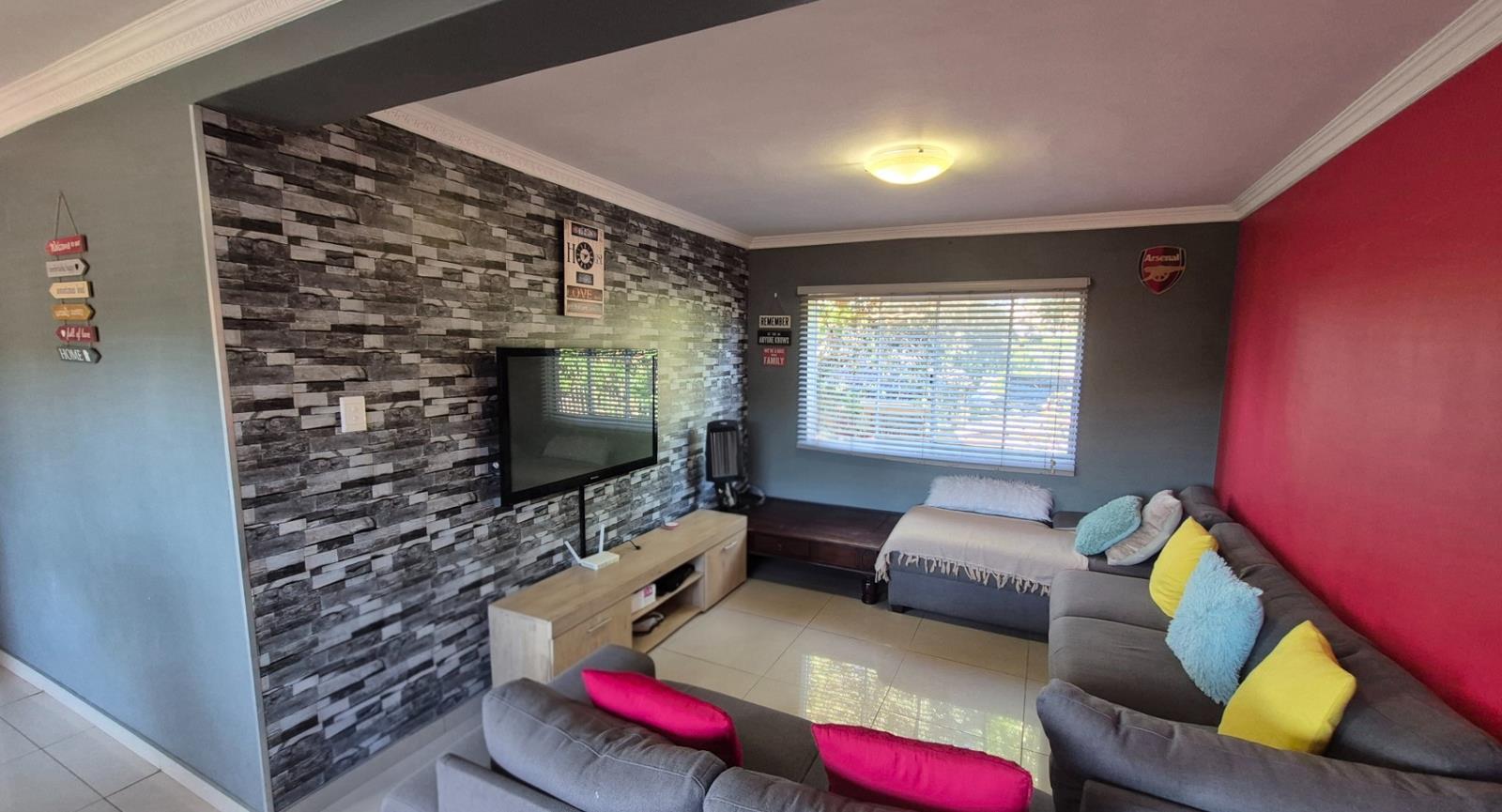 2 Bedroom Apartment for sale in Bluff | T5672433 | Private Property