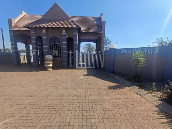 560 m² Land
