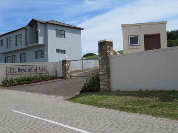 428 m² Land