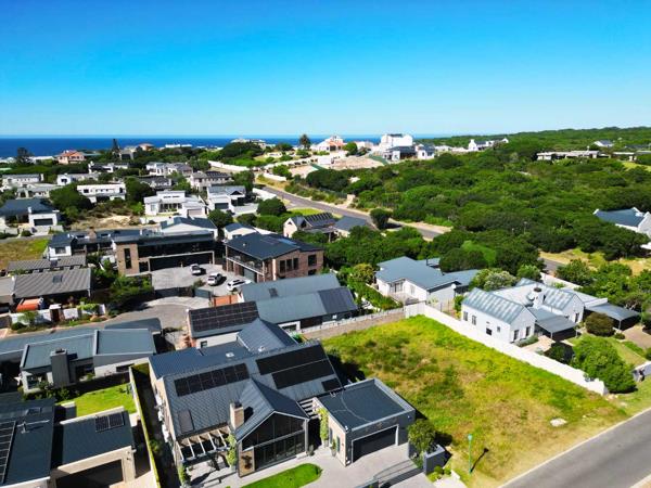 667 m² Land