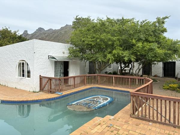 Garden Cottage in Valley Estate