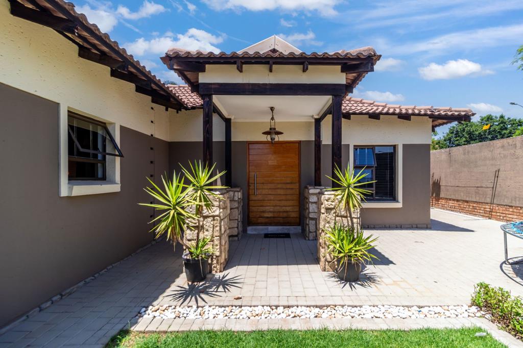 3 Bedroom Apartment