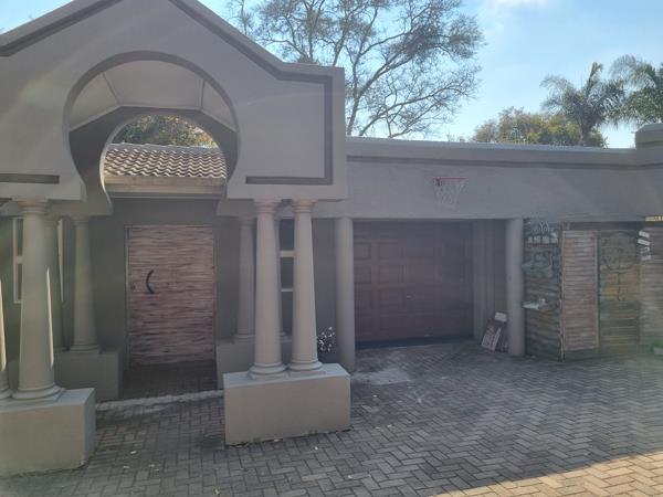 7.5 Bedroom House