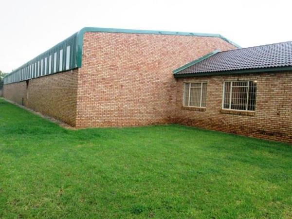1 200 m² Commercial space