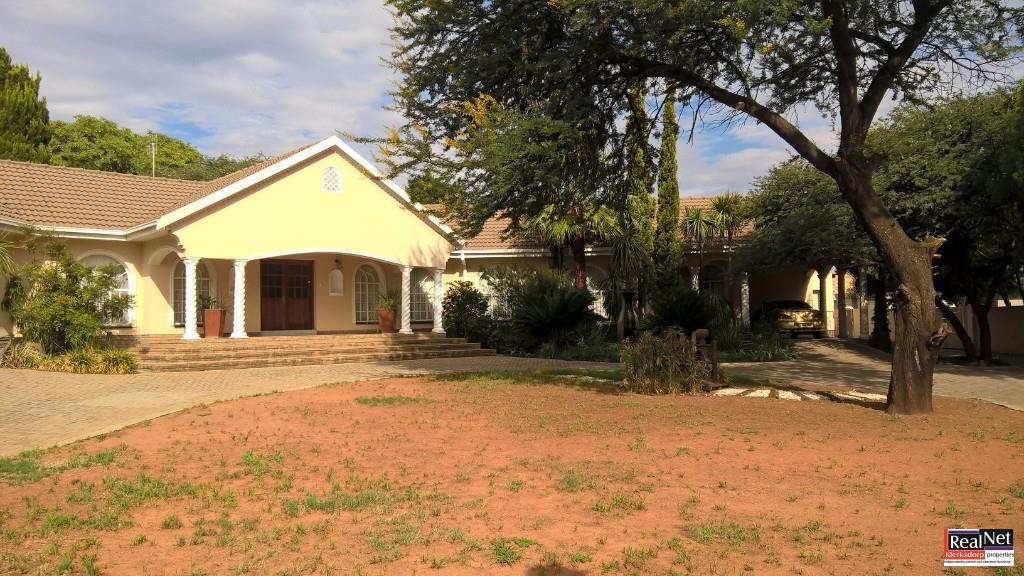 House in Wilkoppies, Klerksdorp - View 2